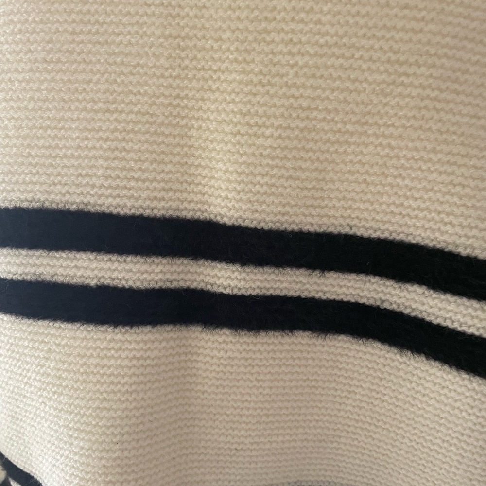 ButterMelon Black and White Striped V-Neck Crop Sweater NWOT - Picture 8 of 8
